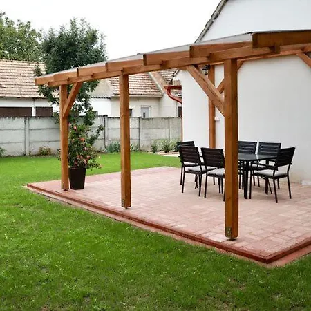 Fenyőudvar Appartamento Mocsa
